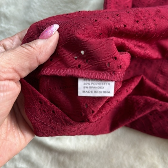 NWOT Eyelet notched flutter sleeve tshirt - Vneck-wine color-very soft. - Picture 7 of 8